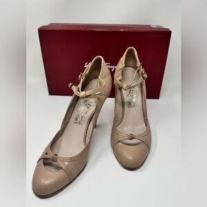 Salvatore Ferragamo Women’s Beige Leather Mary Jane Heels – Size 8.5